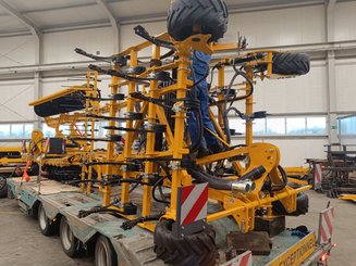 Semoir pour semis simplifié Agrisem Vibrosem porté Repliable