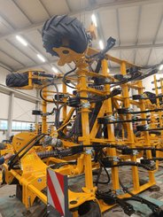 Semoir pour semis simplifié Agrisem Vibrosem porté Repliable