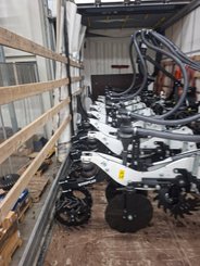 Semoir pour semis simplifié Agrisem Strip-Cat II porté Repliable