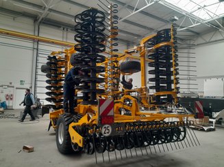 Déchaumeur à disques Agrisem Disc-O-Mulch Série R traîné Repliable