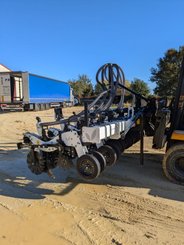 Semoir pour semis simplifié Agrisem Strip-Cat II porté Repliable