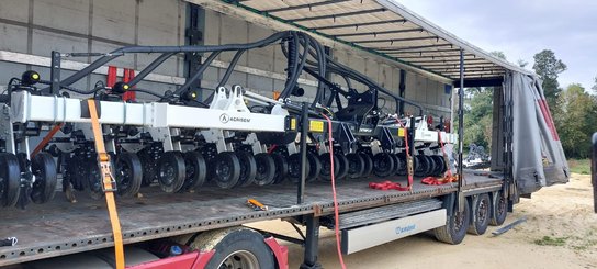 Semoir pour semis simplifié Agrisem Strip-Cat II porté Repliable