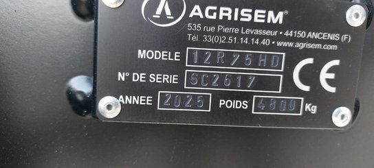 Semoir pour semis simplifié Agrisem Strip-Cat II porté Repliable