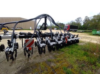 Semoir pour semis simplifié Agrisem Strip-Cat II porté Repliable