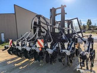 Semoir pour semis simplifié Agrisem Strip-Cat II porté Repliable