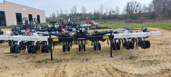 Semoir pour semis simplifié Agrisem Strip-Cat II porté Repliable