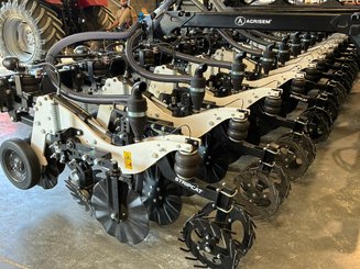 Semoir pour semis simplifié Agrisem Strip-Cat II traîné Repliable