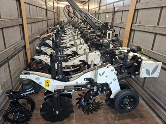 Semoir pour semis simplifié Agrisem Strip-Cat II porté Repliable