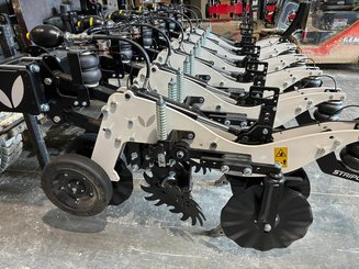 Semoir pour semis simplifié Agrisem Strip-Cat II porté Fixe