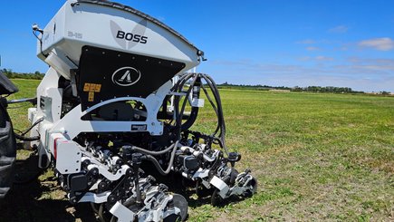 Semoir pour semis simplifié Agrisem BOSS Trainé 4/7.5m