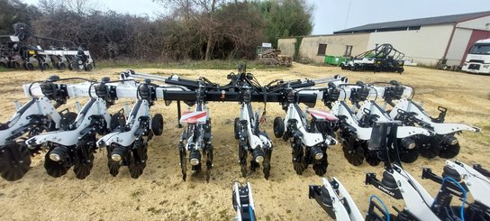 Semoir pour semis simplifié Agrisem Strip-Cat II porté Repliable