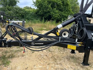 Semoir pour semis simplifié Agrisem Strip-Cat II traîné Repliable