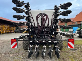 Semoir pour semis simplifié Agrisem BOSS Trainé 4/7.5m