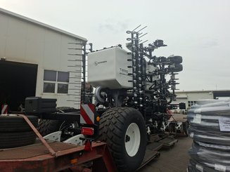 Semoir pour semis simplifié Agrisem BOSS Trainé 4/7.5m