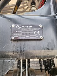 Semoir pour semis simplifié Agrisem Strip-Cat II porté Repliable