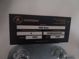 Semoir pour semis simplifié Agrisem mBOSS Rétractable