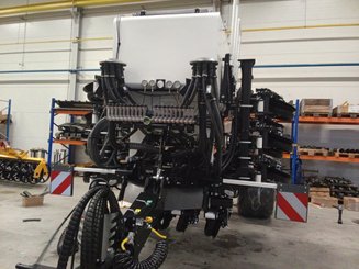 Semoir pour semis simplifié Agrisem BOSS Trainé 4/7.5m