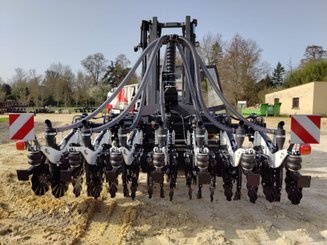 Semoir pour semis simplifié Agrisem Strip-Cat II porté Fixe