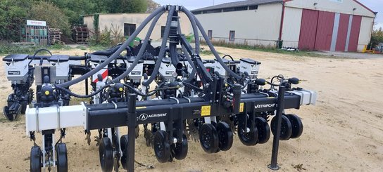 Semoir pour semis simplifié Agrisem Strip-Cat II porté Fixe