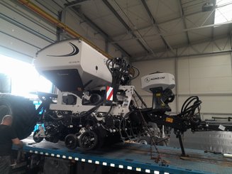 Semoir pour semis simplifié Agrisem mBOSS Rétractable