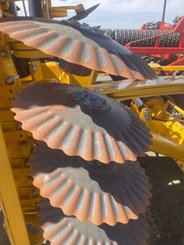 Déchaumeur à disques Agrisem Disc-O-Mulch Gold traîné Repliable