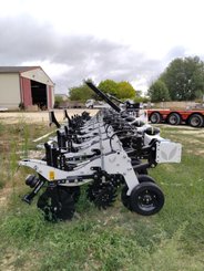 Semoir pour semis simplifié Agrisem Strip-Cat II porté Repliable