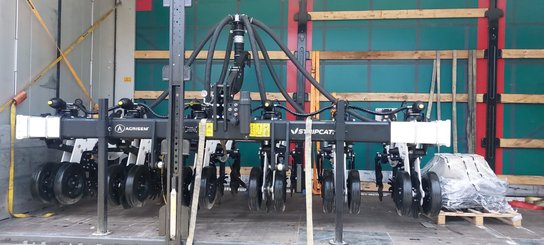 Semoir pour semis simplifié Agrisem Strip-Cat II porté Repliable