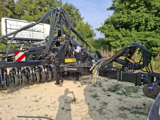 Semoir pour semis simplifié Agrisem Strip-Cat II traîné Repliable