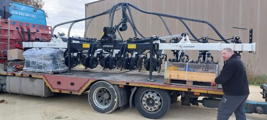 Semoir pour semis simplifié Agrisem Strip-Cat II porté Repliable