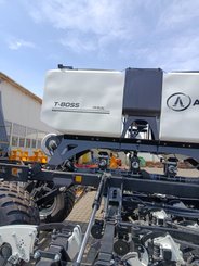 Semoir pour semis simplifié Agrisem BOSS Trainé 4/7.5m