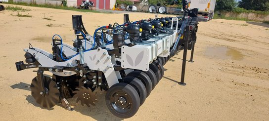 Semoir pour semis simplifié Agrisem Strip-Cat II porté Repliable