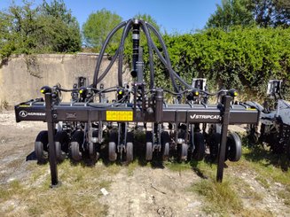 Semoir pour semis simplifié Agrisem Strip-Cat II porté Fixe