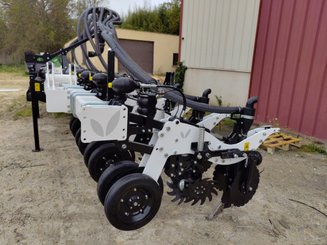 Semoir pour semis simplifié Agrisem Strip-Cat II porté Repliable