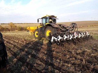 Semoir pour semis simplifié Agrisem Strip-Cat II porté Repliable