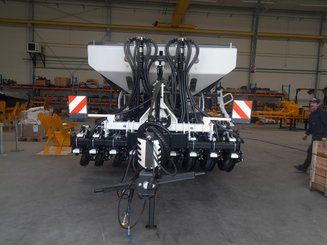 Semoir pour semis simplifié Agrisem mBOSS Rétractable