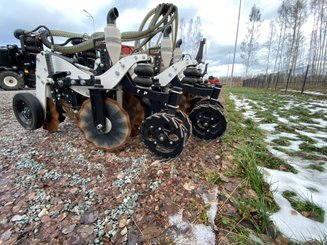 Semoir pour semis simplifié Agrisem Strip-Cat II porté Repliable