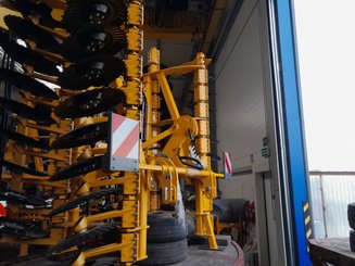 Déchaumeur à disques Agrisem Disc-O-Mulch Série R porté Repliable