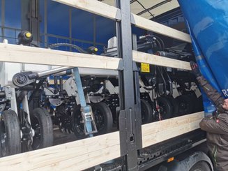 Semoir pour semis simplifié Agrisem Strip-Cat II porté Repliable