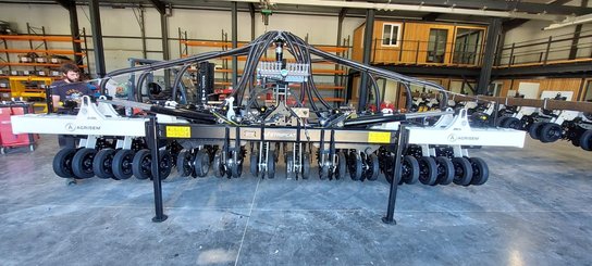 Semoir pour semis simplifié Agrisem Strip-Cat II porté Repliable