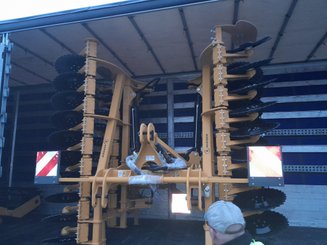 Déchaumeur à disques Agrisem Disc-O-Mulch Série R porté Repliable