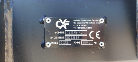 Semoir pour semis simplifié Agrisem Strip-Cat II porté Repliable