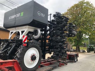 Semoir pour semis simplifié Agrisem Strip-Cat II traîné Repliable