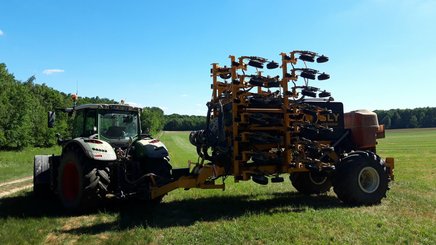 Semoir pour semis simplifié Agrisem BOSS