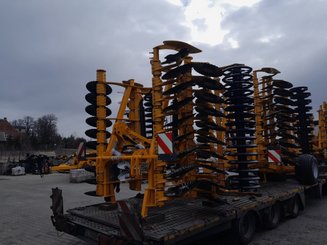 Déchaumeur à disques Agrisem Disc-O-Mulch Série R porté Repliable