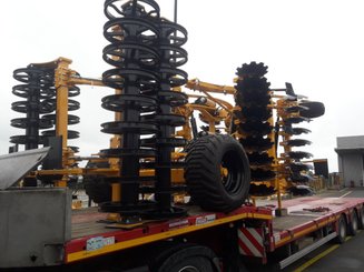 Déchaumeur Agrisem Maximulch Série 3 traîné Repliable