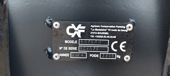 Semoir pour semis simplifié Agrisem Strip-Cat II porté Repliable