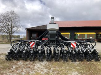 Semoir pour semis simplifié Agrisem Strip-Cat II porté Repliable