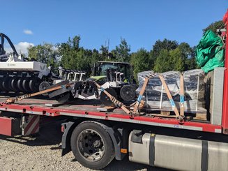 Semoir pour semis simplifié Agrisem Strip-Cat II porté Repliable