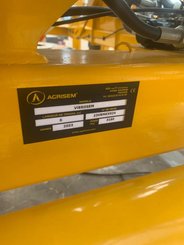 Semoir pour semis simplifié Agrisem Vibrosem porté Repliable