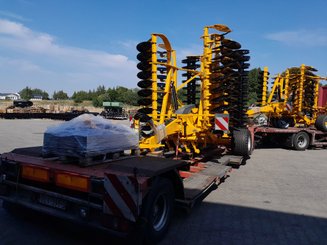 Déchaumeur à disques Agrisem Disc-O-Mulch Série R traîné Repliable